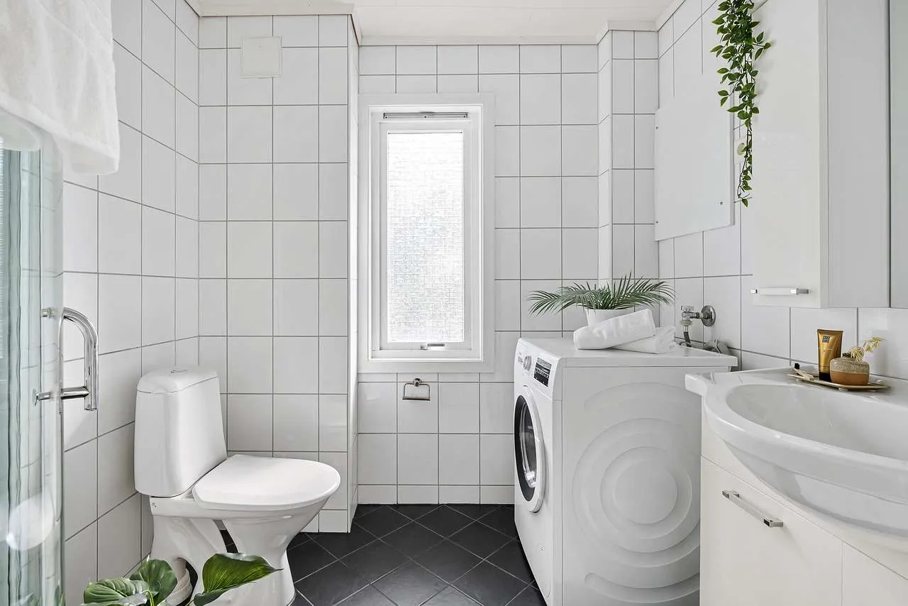 Small Bathroom Ideas: Stylish Space-Saving Hacks